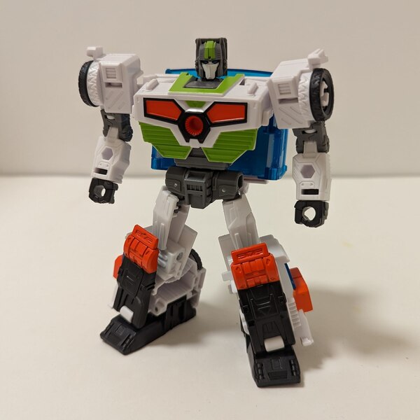 Leaked Transformers Legacy Medix Deluxe Holiday Exclusive Figure  (3 of 8)